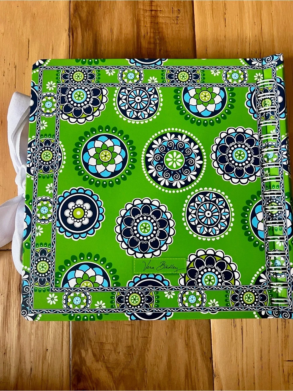 Vera Bradley Celebrations! Card Organizer in “Cupcake Green”